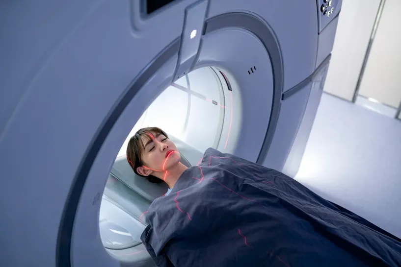 MRI, CT зэрэг өртөг өндөр оношилгоонд иргэд ЭМД-аараа хамрагдах нь хязгаартай болжээ