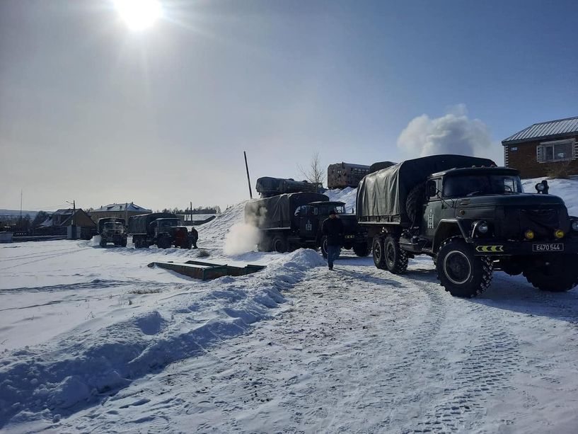 Зэвсэгт хүчний томилгоот бүлэг 1056 малчин өрхөд 468 тн өвс хүргэж, 220 айлыг нүүлгэжээ