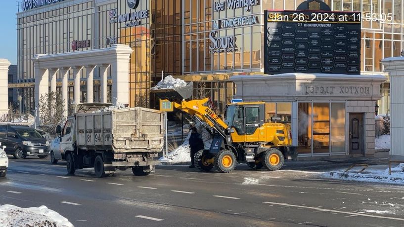 Цэвэрлэгээнээс гарсан 509 тонн хар цасыг ачиж тээвэрлэлээ