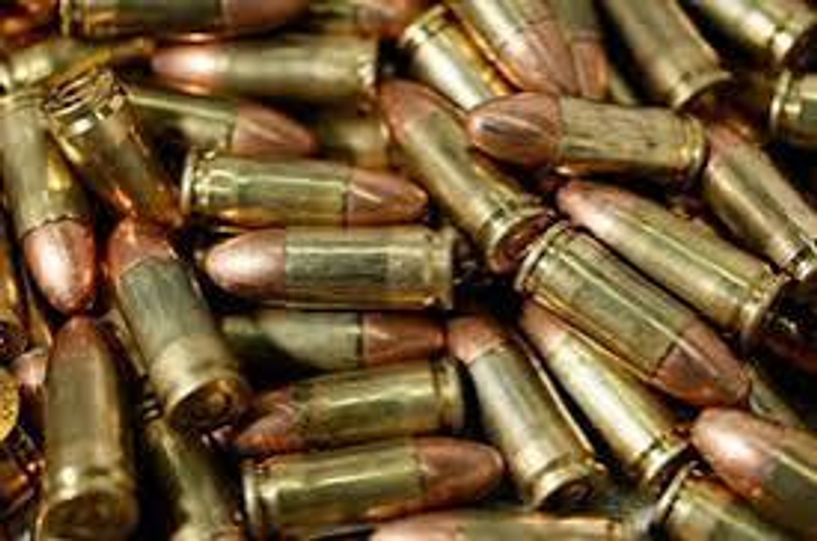 Байлдааны 700 ширхэг сум авч хадгалжээ