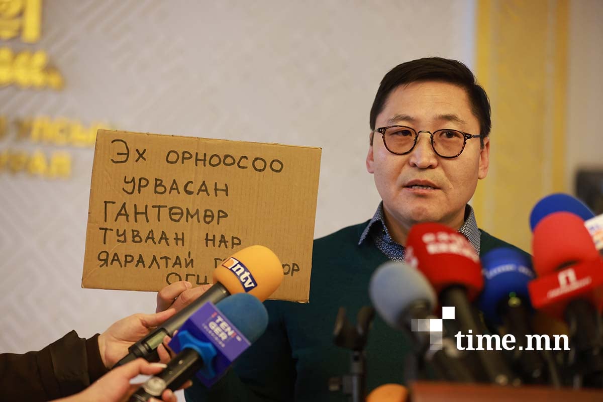 Эдийн засагч Ц.Лут-Очир Засгийн газрыг огцрох ёстой гэв
