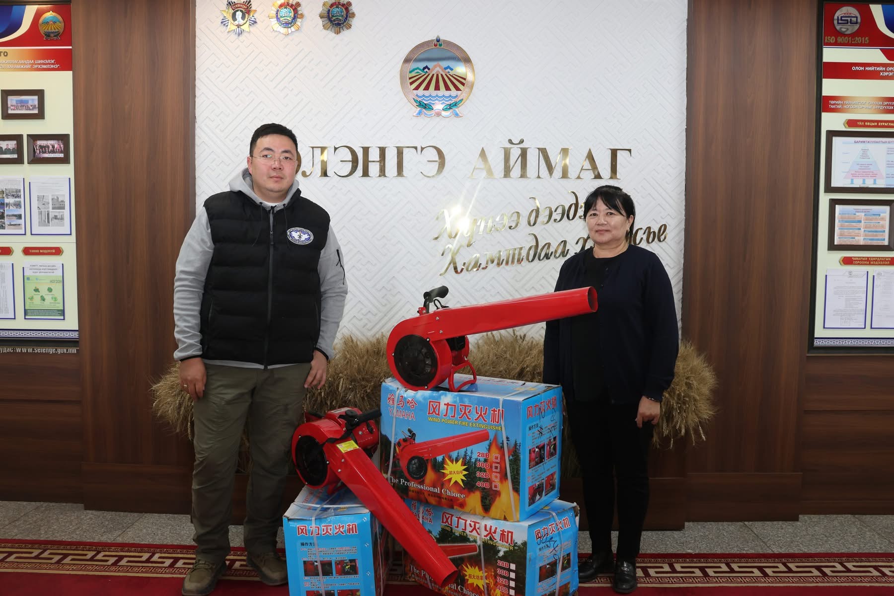 Уул уурхайн компаниуд түймэр унтраахад ашиглах багаж, төхөөрөмж хандивлав