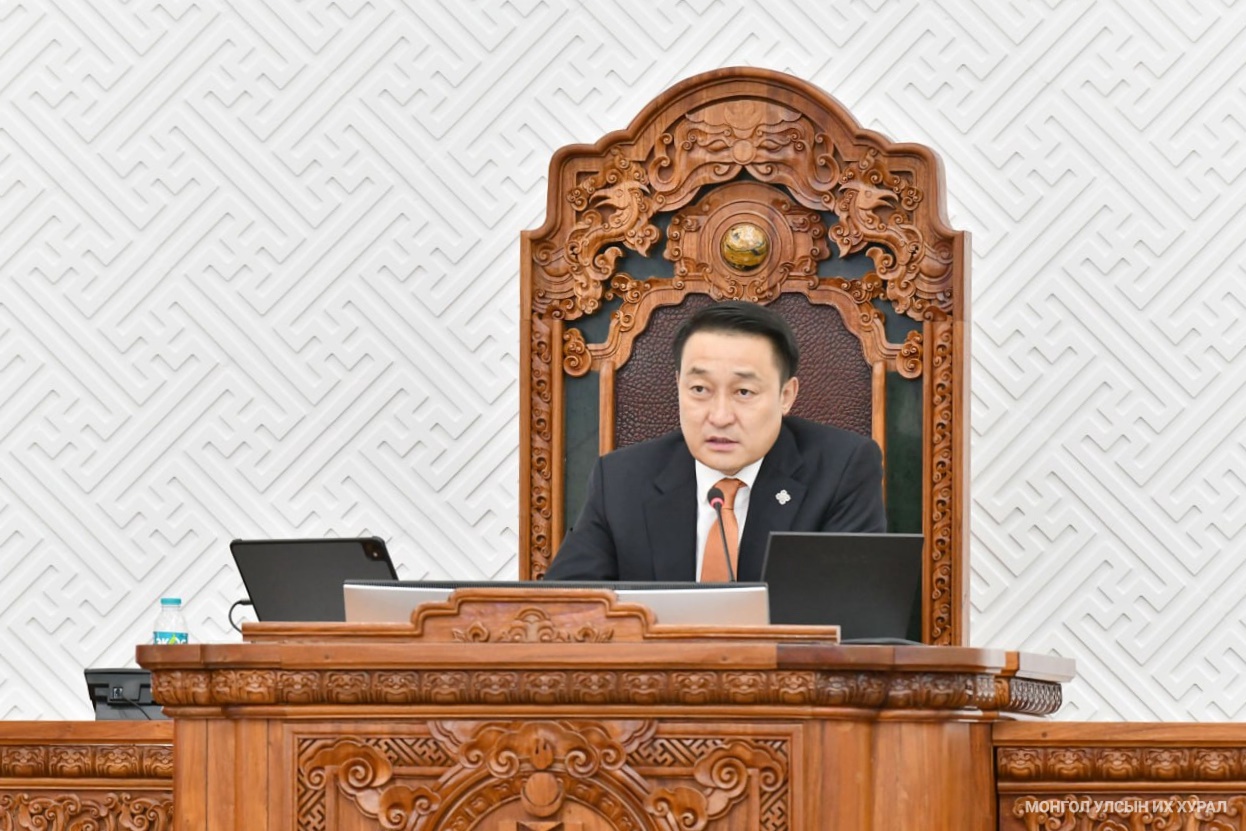 Жагсаал, цуглаан хийх эрх чөлөөний тухай хуулийн төслийг хэлэлцэхийг дэмжиж, Амьтны тухай хуульд нэмэлт оруулах тухай хуулийн төслийн эцсийн хэлэлцүүлгийг хийв