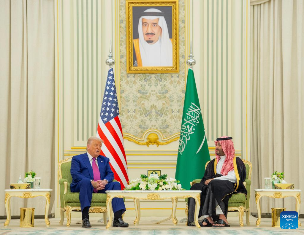 Д.Трамп Саудын Араб улсад хийсэн айлчлалын үеэр 600 тэрбум ам.долларын хөрөнгө оруулалт татлаа