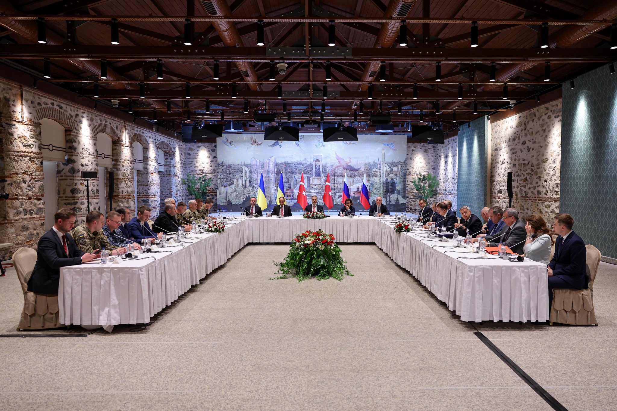 Орос-Украины энхийн яриа хэлэлцээний дараа Д.Трамп Путинтай утсаар холбогдон ярилцахаа мэдэгдэв