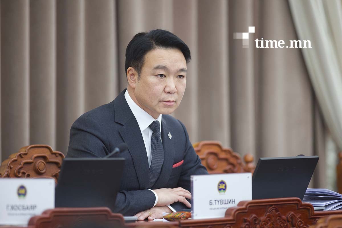 Хөлсөөр ажиллахад НДШ тооцохыг болиулах хуулийн төсөл өргөн барилаа