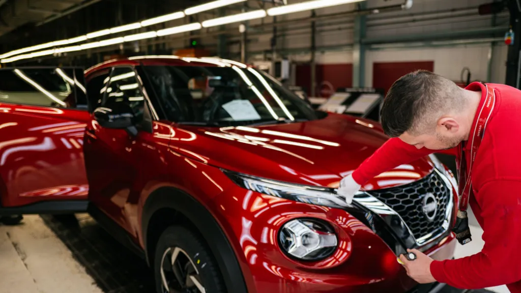 Nissan компани 7 үйлдвэрээ хааж, 11000 ажилтнаа цомхотгоно