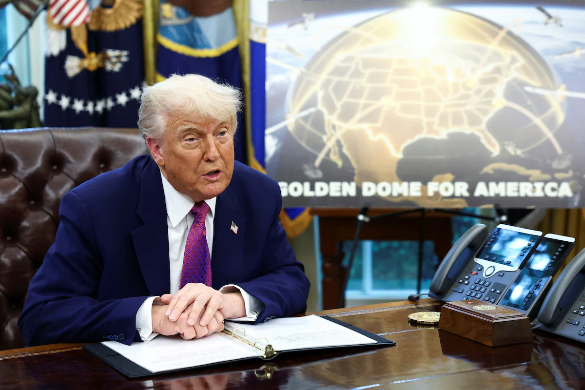 Д.Трамп “Алтан бөмбөгөр” хэмээх пуужингийн довтолгооноос хамгаалах системийн төлөвлөгөөг танилцууллаа