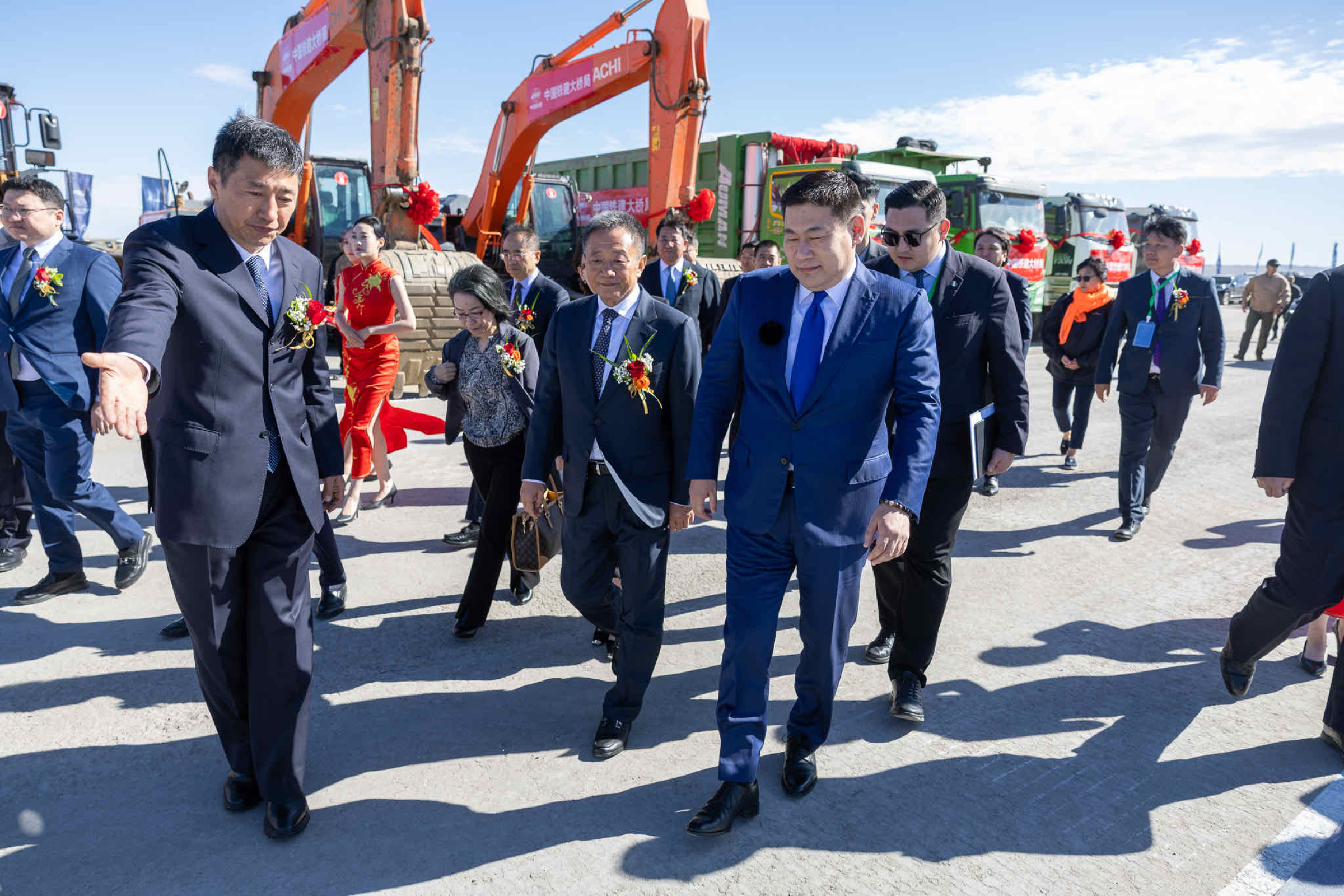 Л.Оюун-Эрдэнэ: Засгийн газрын мега төслийн нэгдүгээрт эрэмбэлэгдсэн Гашуунсухайт-Ганцмод төмөр замын их бүтээн байгуулалт гараанаас гарлаа