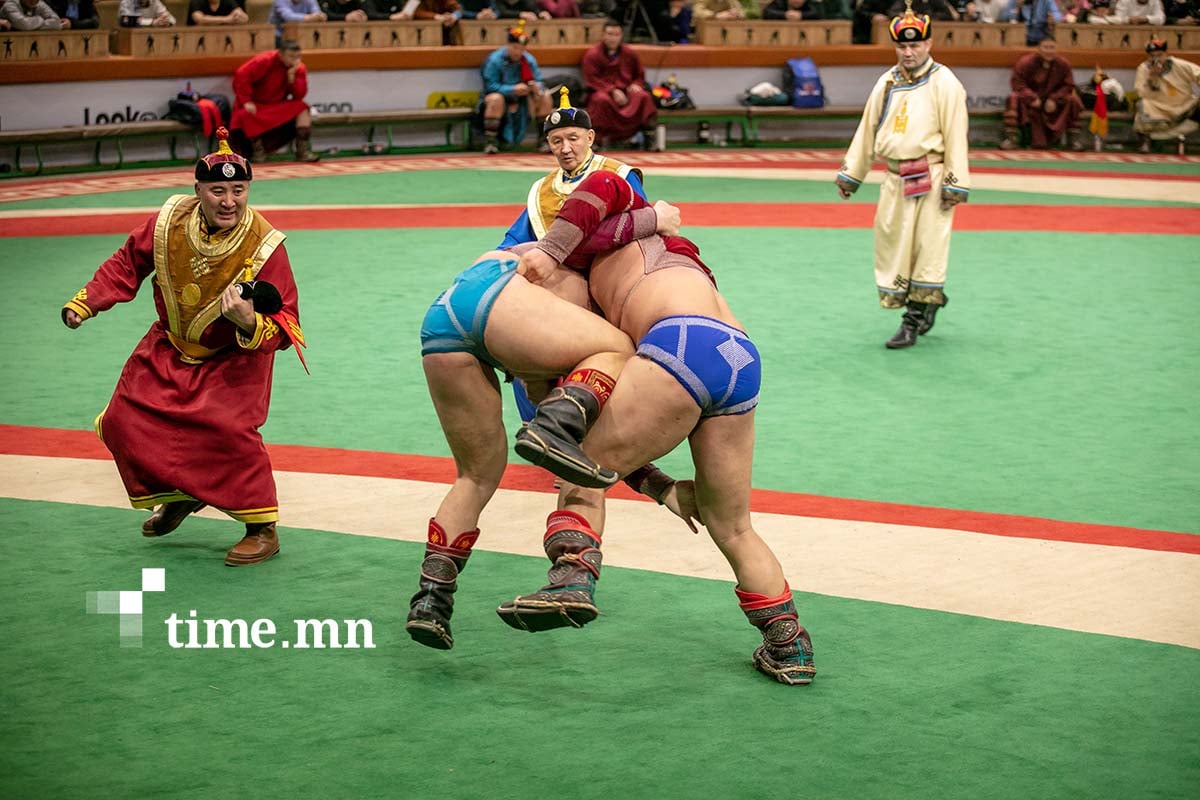 Ерөнхийлөгчийн цомыг өргөх бөх хэн бэ