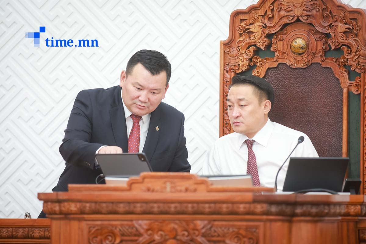 Л.Мөнхбаатар: Шөнийн 00:00 цагаас өмнө Ерөнхий сайдыг томилж амжвал хуулийн зөрчил үүсэхгүй