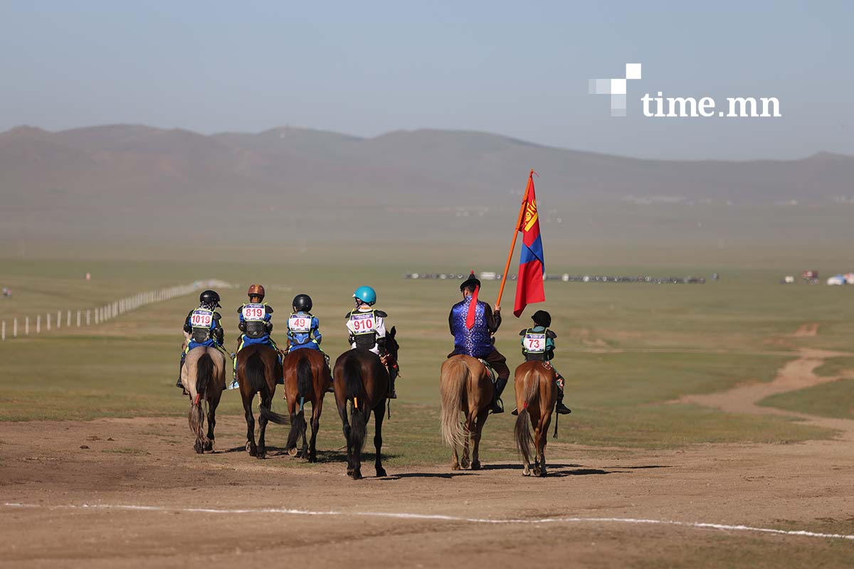 Хурдан соёолонгийн уралдаанд 195 хүлэг шандас сорино