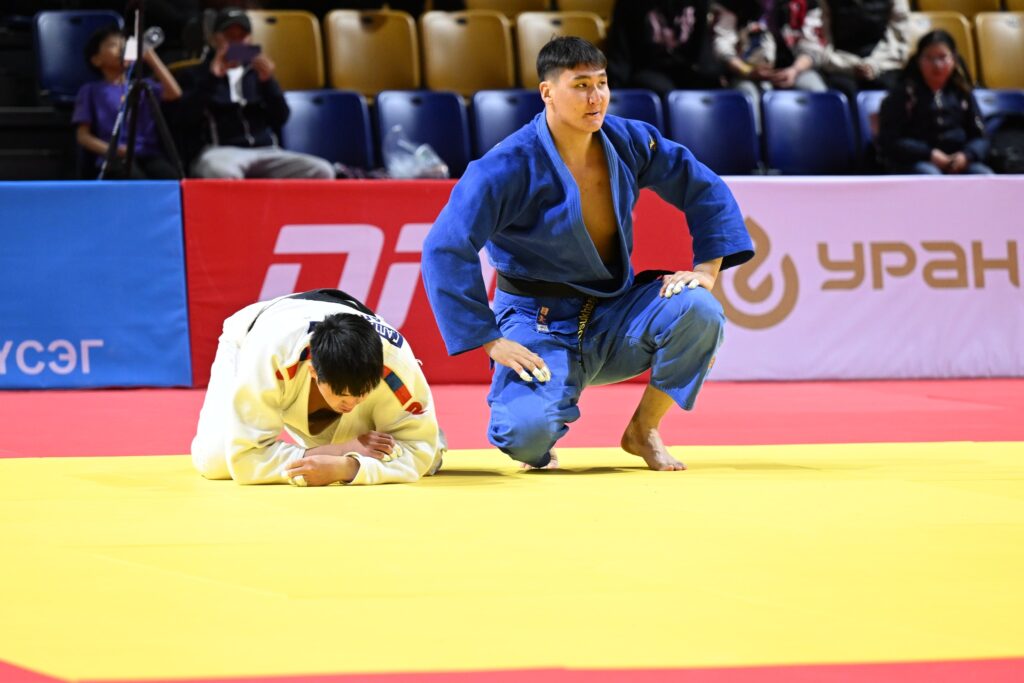 Г.Өсөхбаяр аваргын хүү Ө.Пэрэнлэйжамц “Улаанбаатар Их дуулга”-зодоглоно