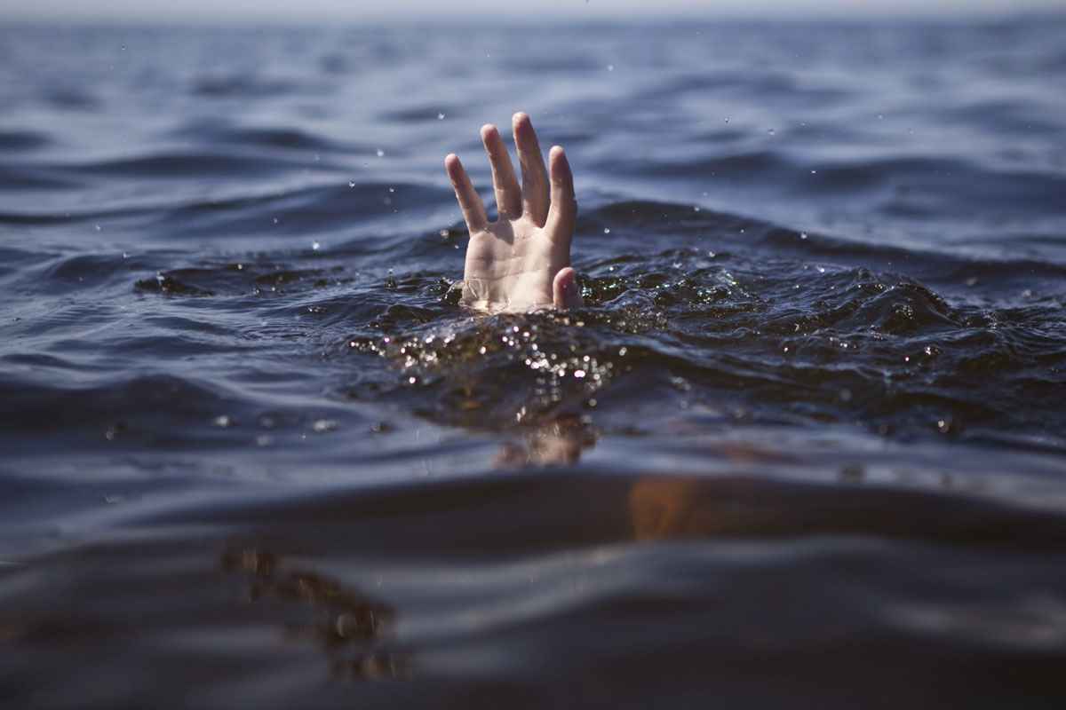 Үерт урссан хүмүүсийн 1 нь машинтай, 1 нь явган явж байжээ