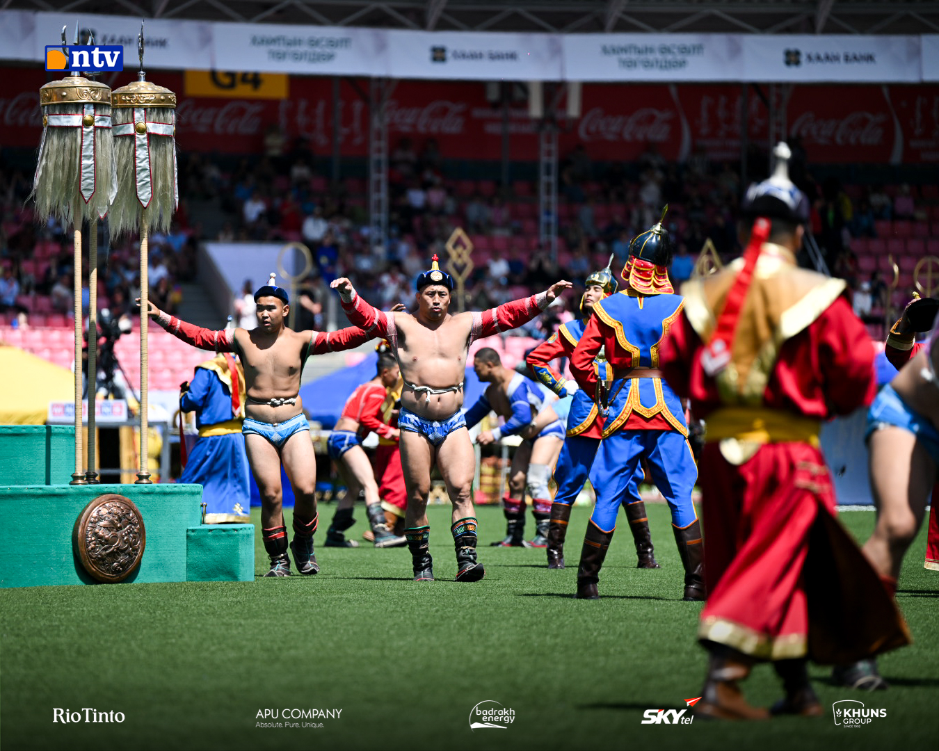 Улсын арслан Ц.Содномдорж, Б.Орхонбаяр нарын бөхчүүд хоёр давлаа