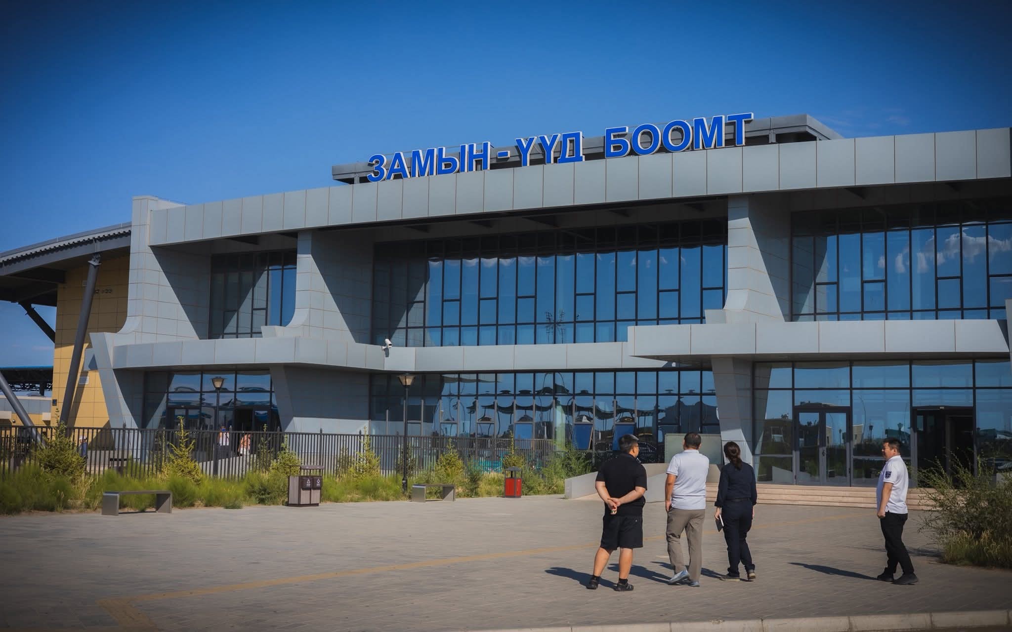 Замын-үүд боомтод хяналт шалгалт хийжээ