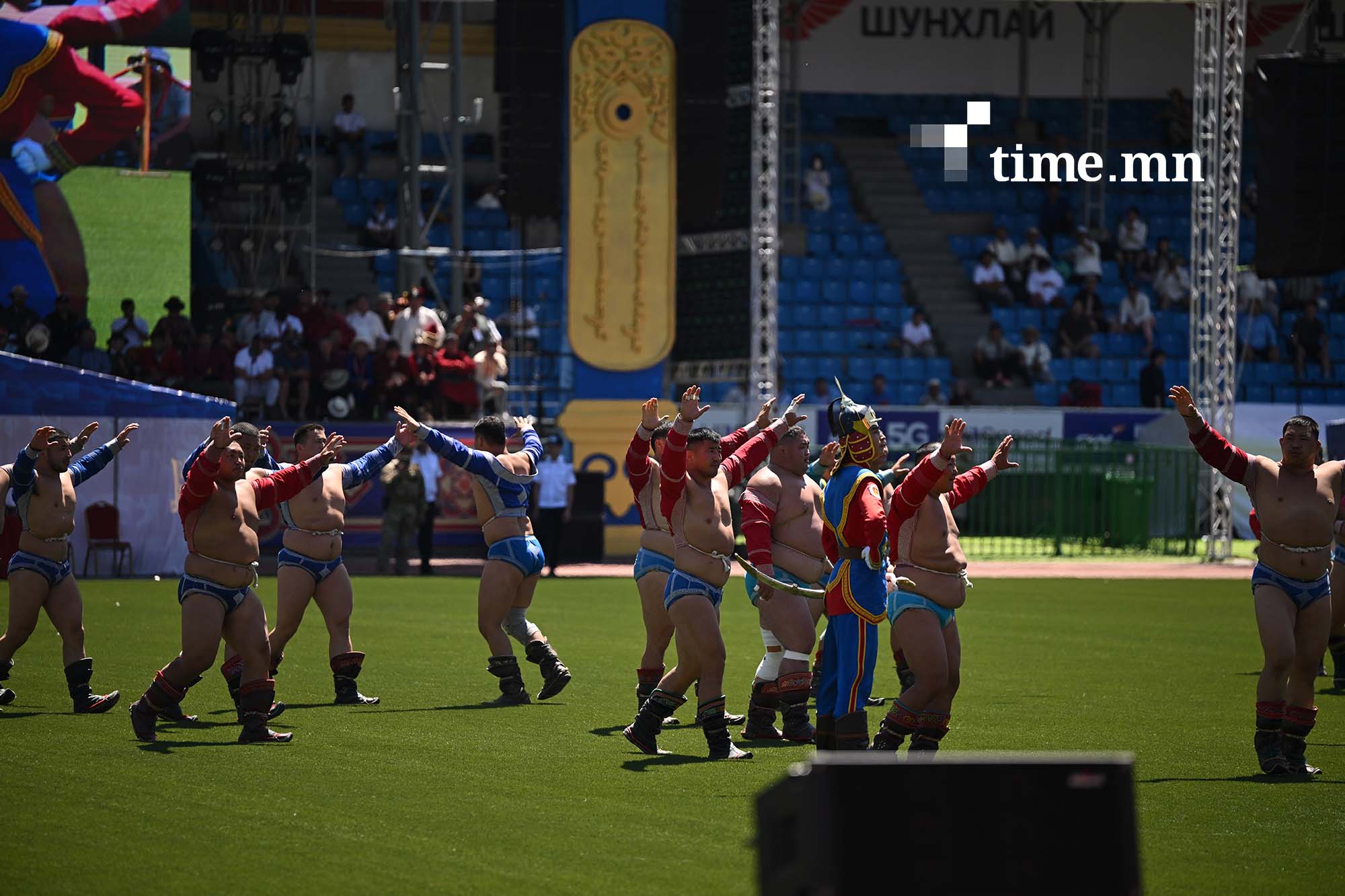 Зургаагийн даваанд улсын цолтой 11 бөх тунан үлдлээ