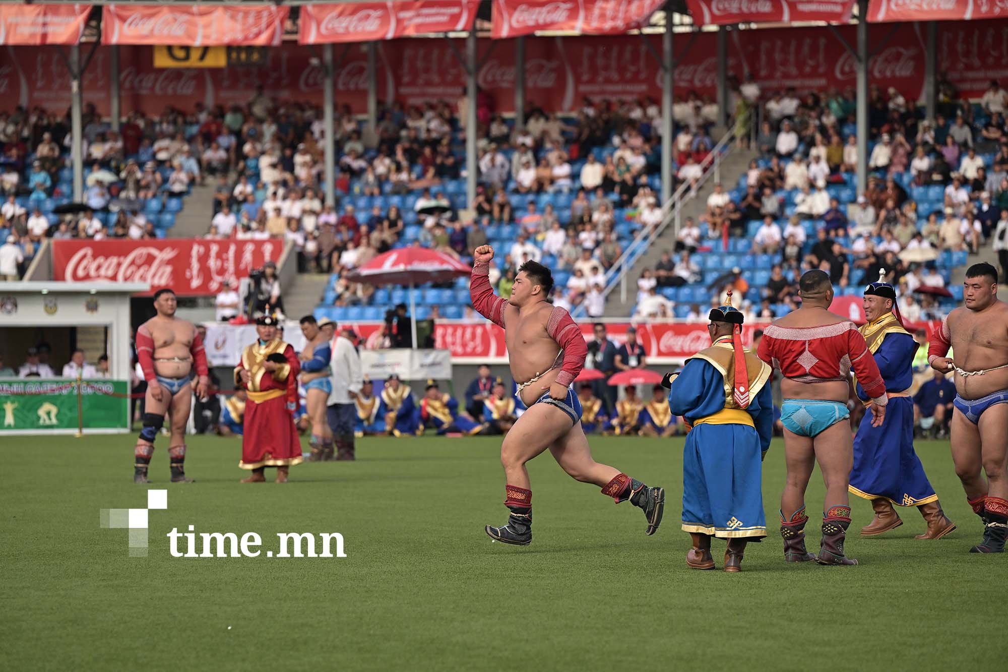 Наймын даваанд улсын цолтой 3 бөх, аймгийн 1 арслан үлдлээ