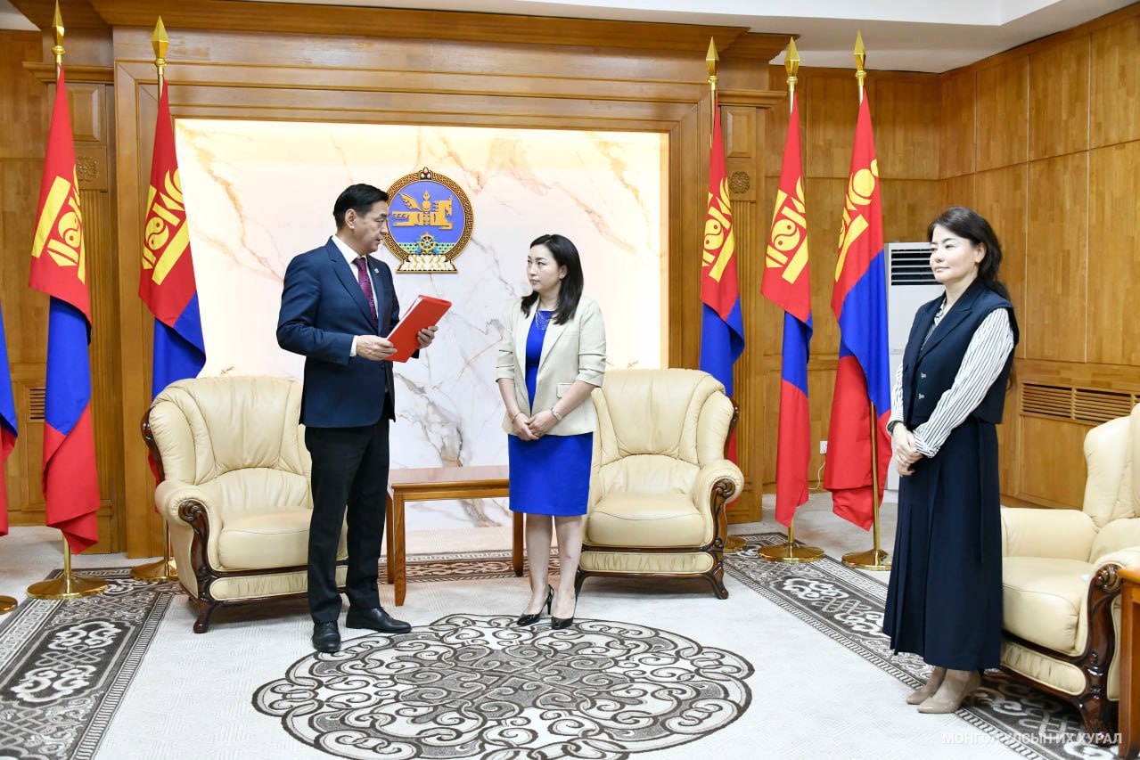 Түгээмэл тархацтай ашигт малтмалын тухай хуульд нэмэлт, өөрчлөлт оруулах тухай хуулийн төсөл өргөн мэдүүллээ