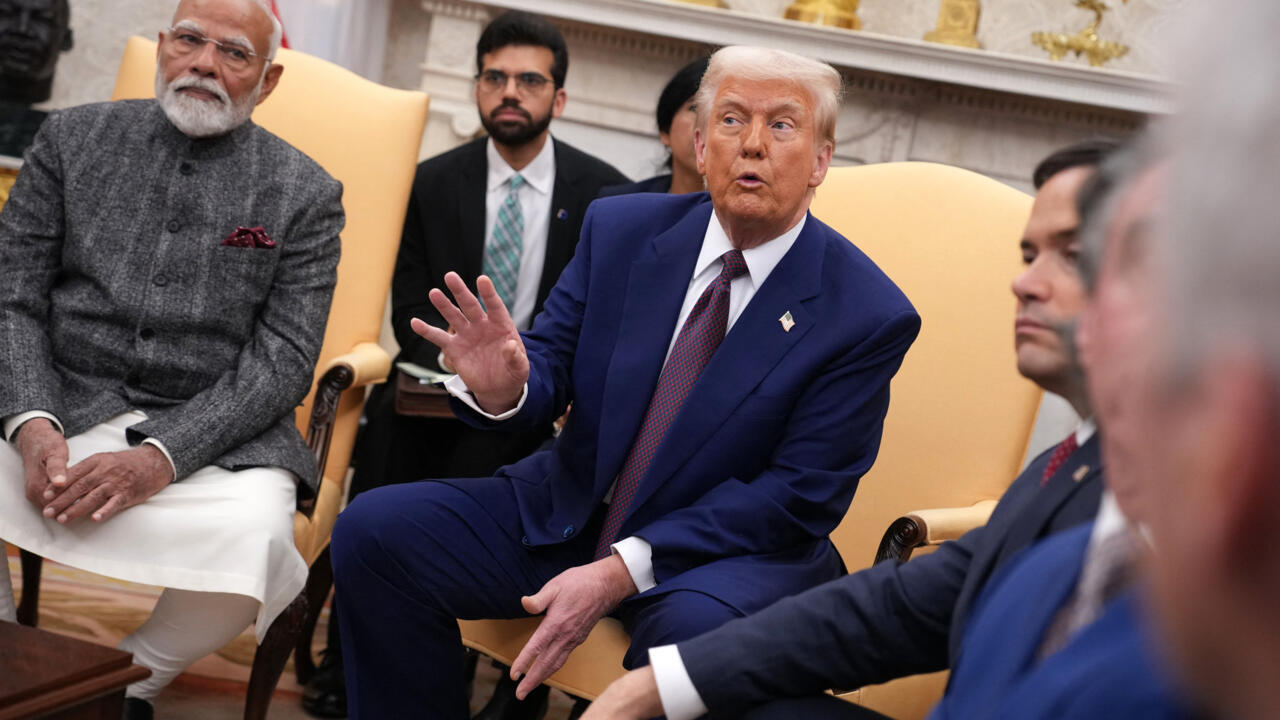 Трамп Энэтхэг улсад 25%-ийн тариф ногдуулна