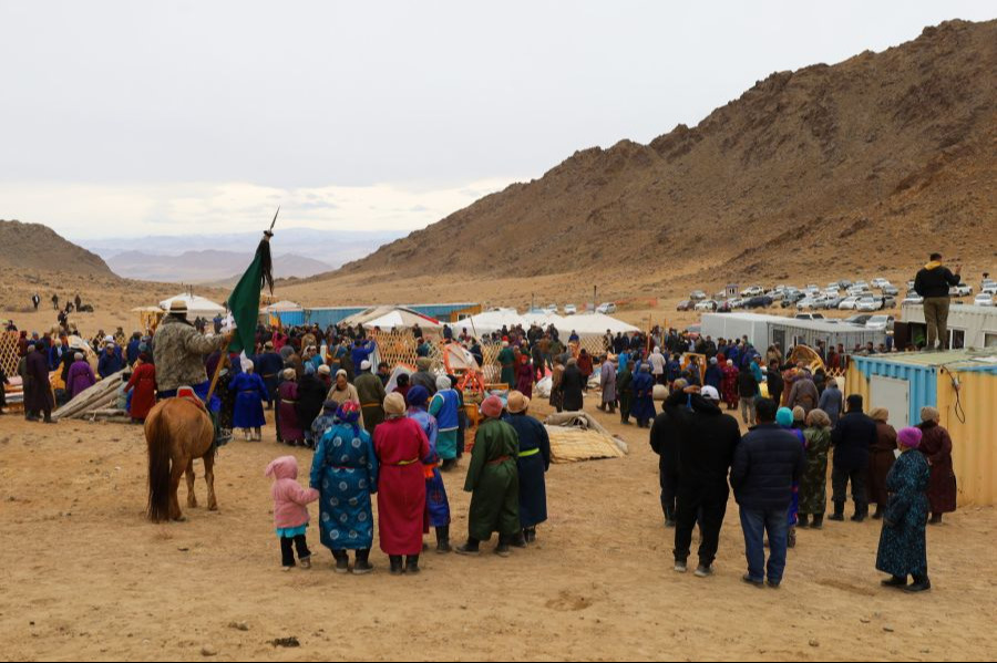 “Халзан бүрэгтэйн” ордын талаарх ерөнхий хяналтын сонсгол болно