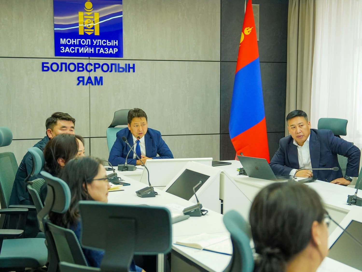 Багш нарын цалинг нэмэхээр 3 яам хамтарлаа