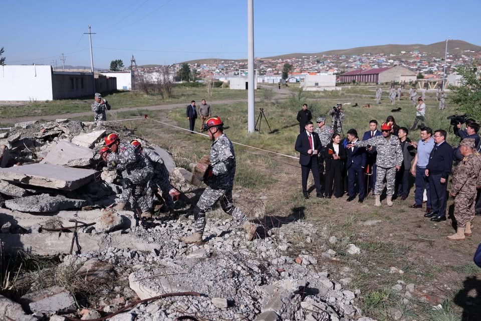 Аврагчид нурангиас аврах орчин үеийн багажтай болжээ