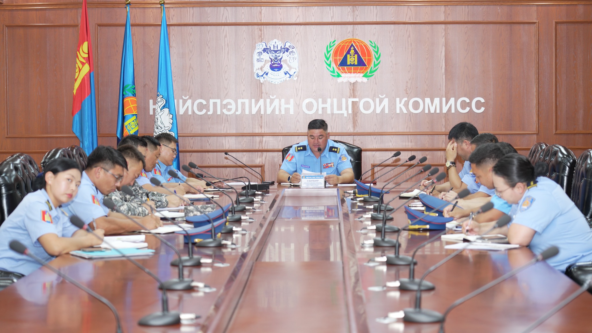 Үерийн эрсдэлтэй бүсэд буусан айл өрхүүдийг нүүлгэн шилжүүлэх үүрэг өгчээ