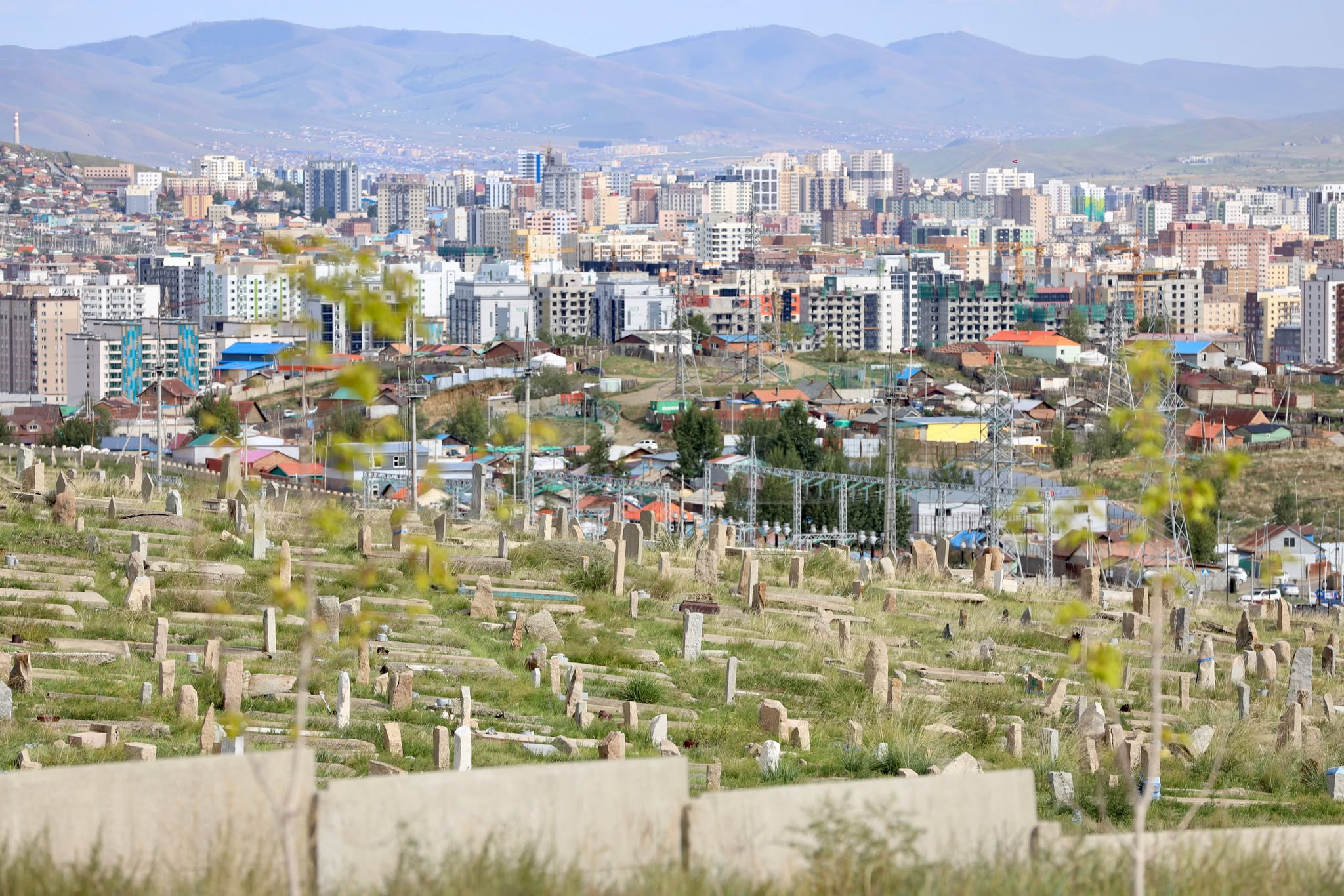 Оршуулгын газрын үйл ажиллагаанд хэд хэдэн зөрчил илэрчээ