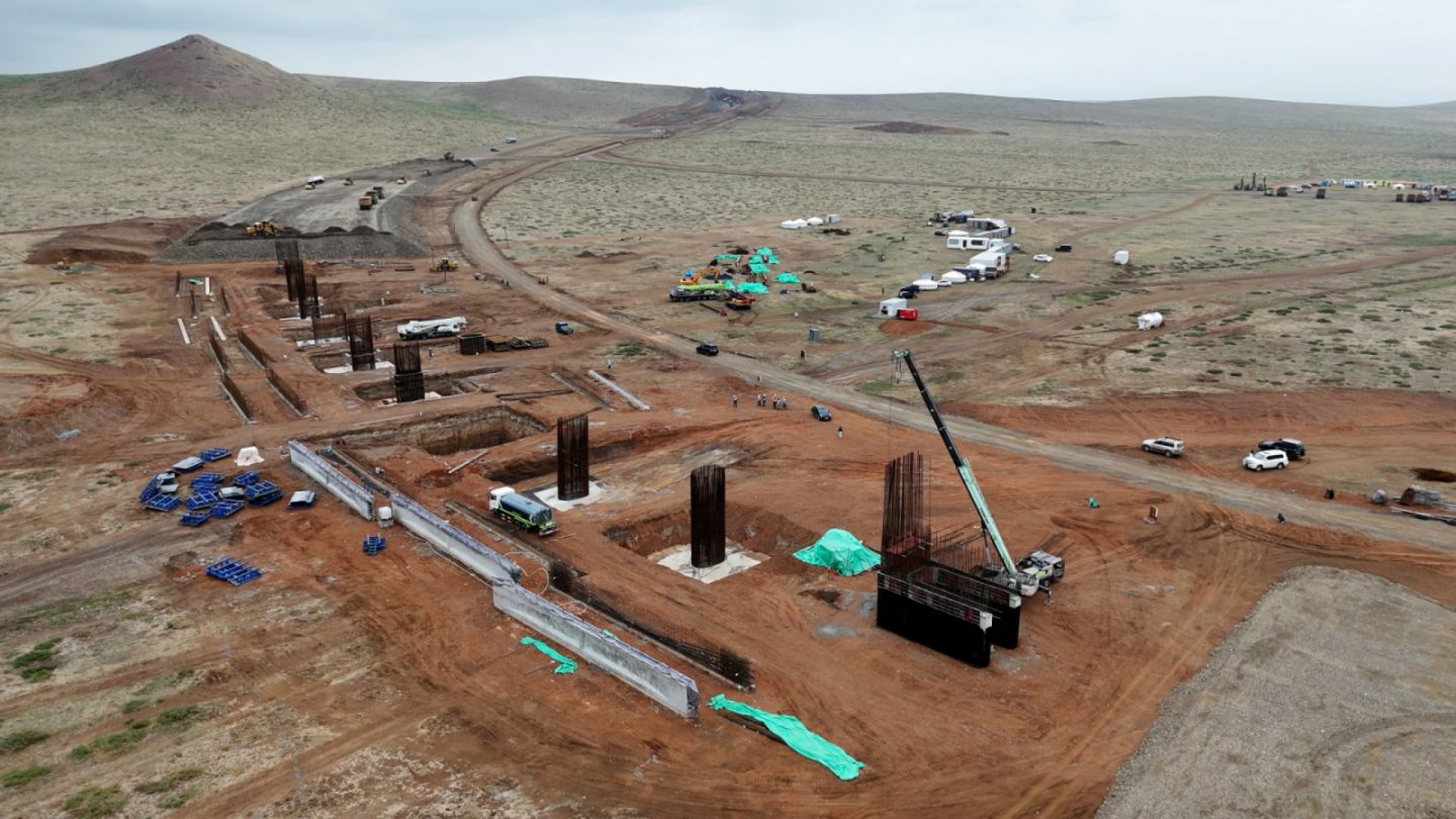 Улаанбаатарын түгжрэлийг бууруулах салбар төмөр замыг үндэсний компаниуд тавьж байна