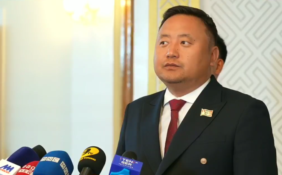 О.Алтангэрэл: Намын дүрмээ эхлээд баталъя. Дараа нь дарга, цэргээ ярья