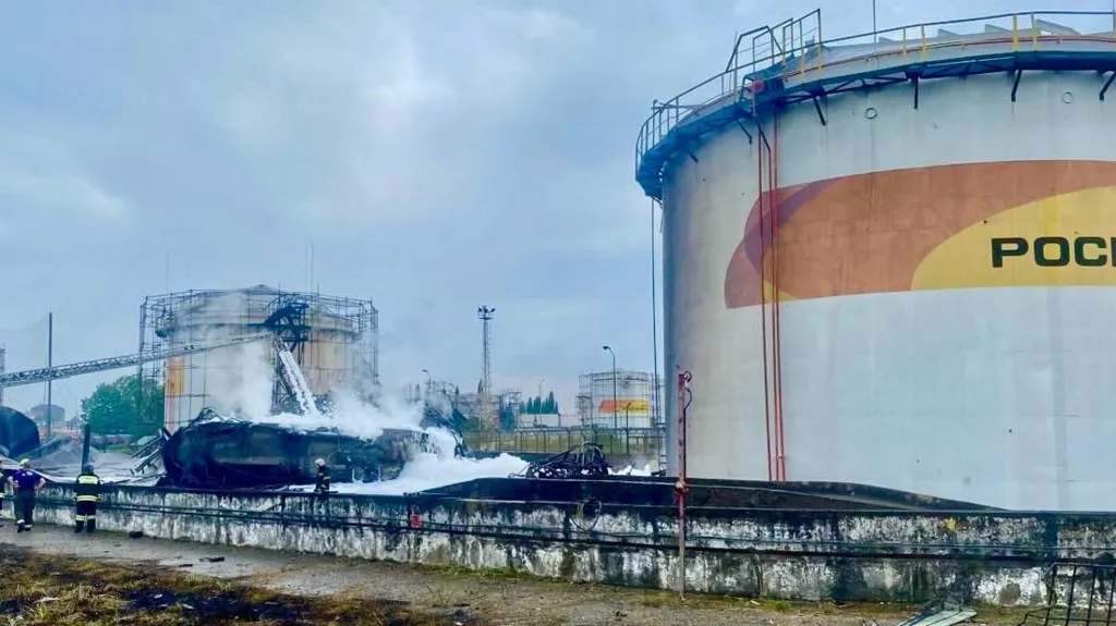 Украины дроны халдлагын улмаас Оросын Сочи хотын газрын тосны депод гал гарчээ