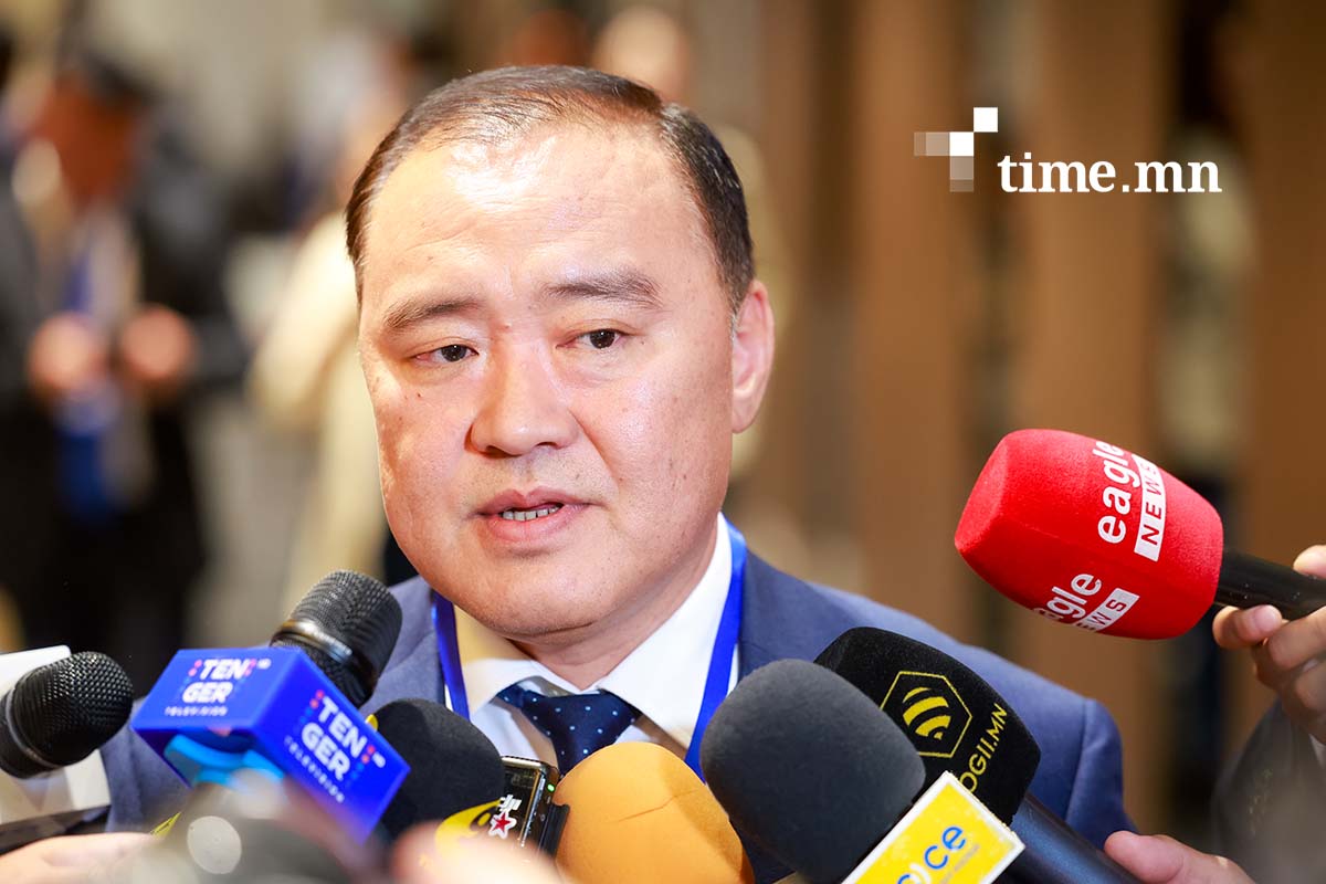 Лу.Гантөмөр: Эрх баригч намаас илүү рейтингтэй намыг хүлээлгэж өгч байна