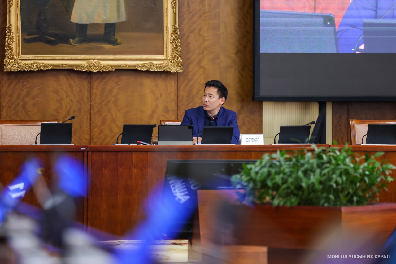 Оюутолгойн бүлэг ордын ашиглалтыг хянан шалгах түр хороог О.Батнайрамдал даргална