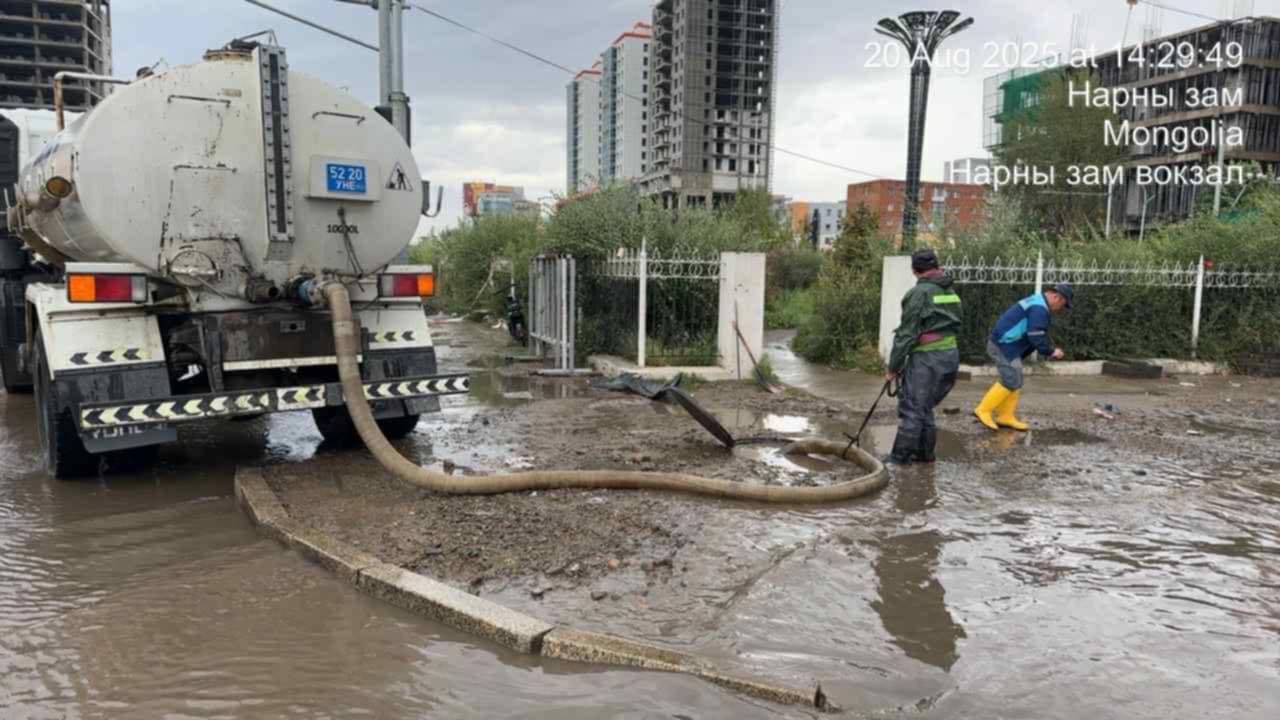 Усанд автсан 5 байршлын усыг соруулж байна