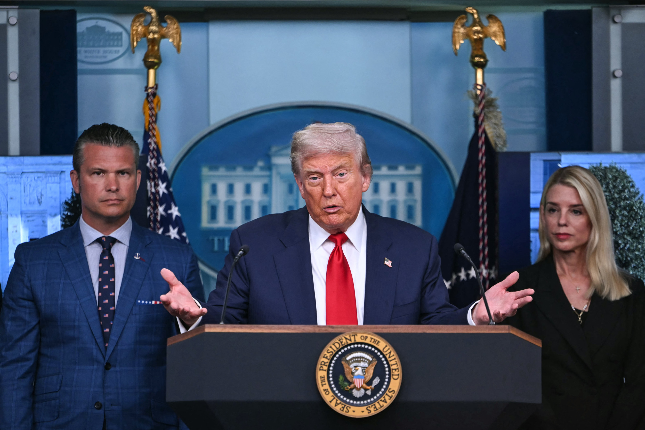Д.Трамп Вашингтон хотын аюулгүй байдлыг бэхжүүлэх үүднээс Үндэсний Гвардыг байршуулахаа зарлав