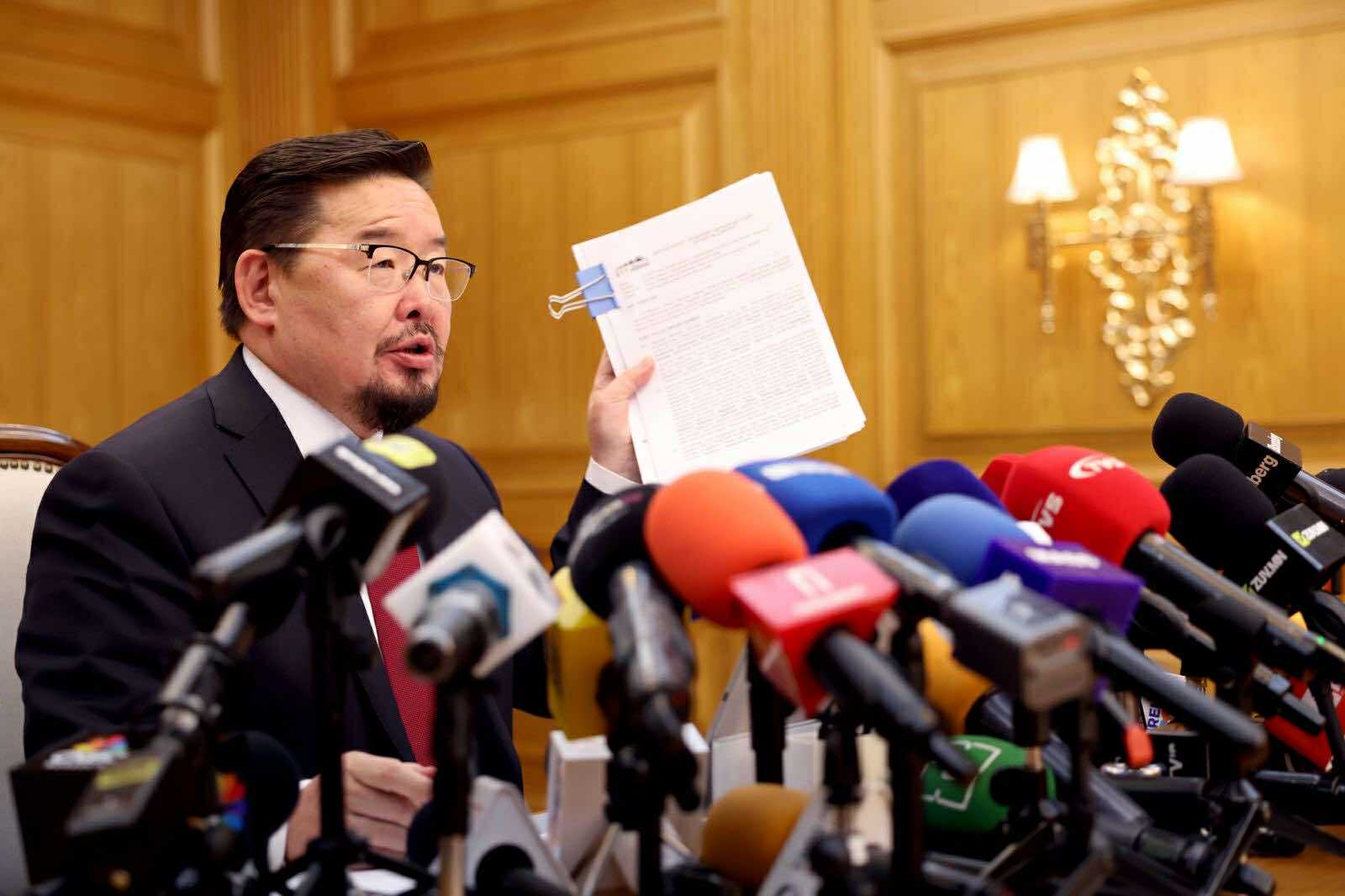 Г.Занданшатар: Бортээгийг ашиглах тогтоол өргөн баримагц Д.Амарбаясгалан МАН-ын даргад нэр дэвшихээ мэдэгдсэн