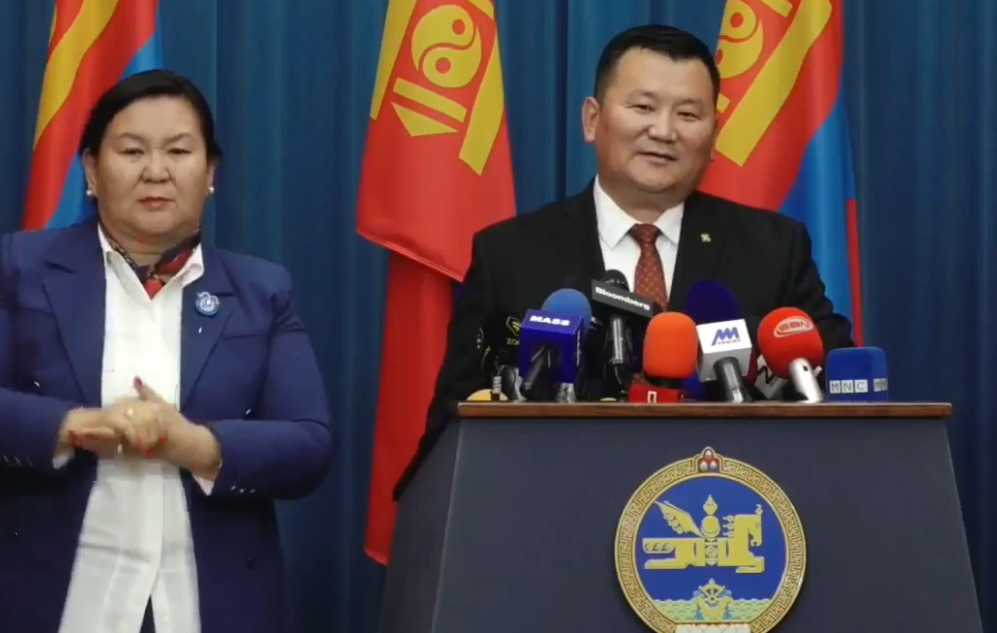 Л.Мөнхбаатар: “Говь” компанийн захирал Б.Амарсайханыг Интерполоор эрэн сурвалжилж байгаа