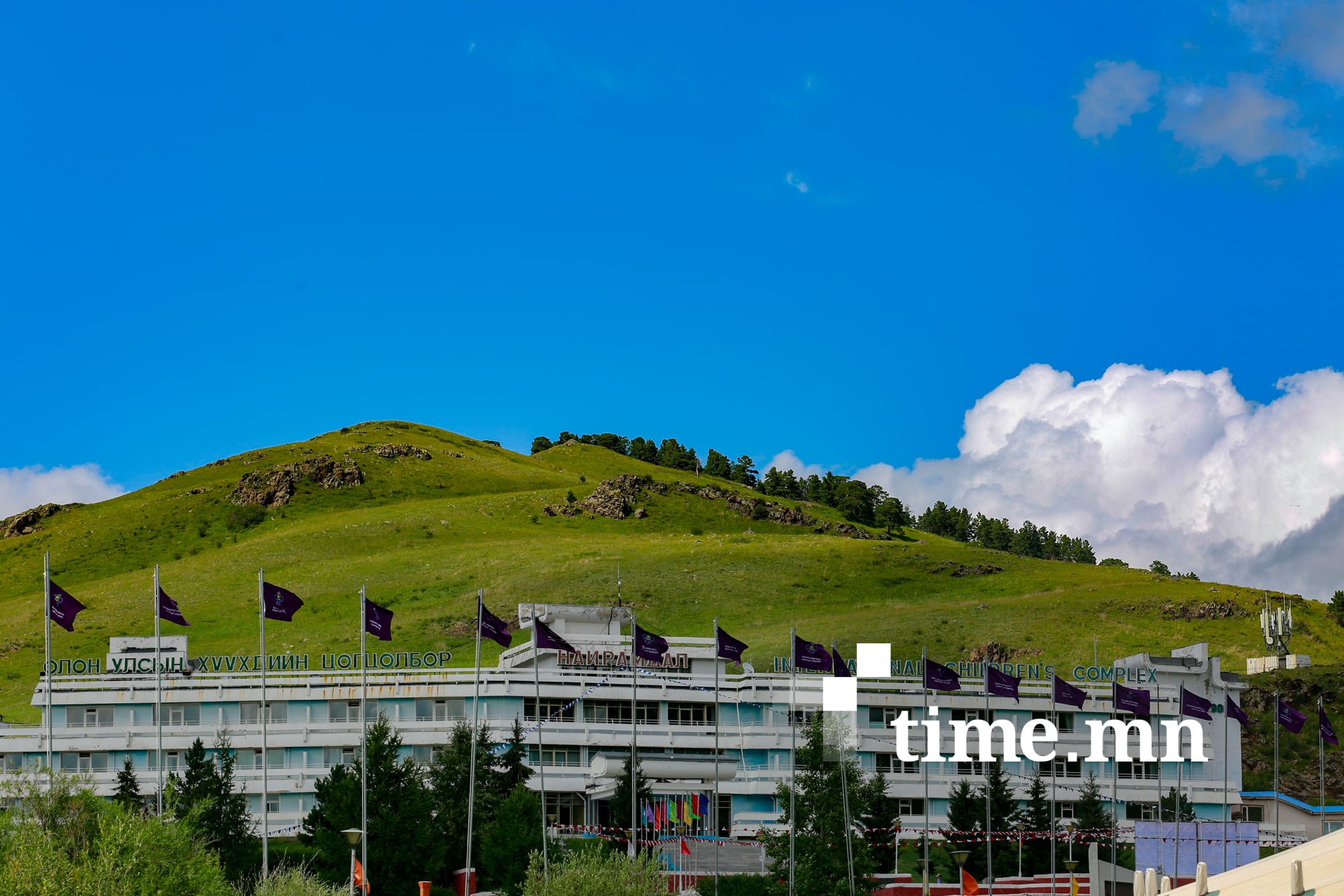 “Найрамдал” зуслангийн газраас хасч, иргэнд олгожээ