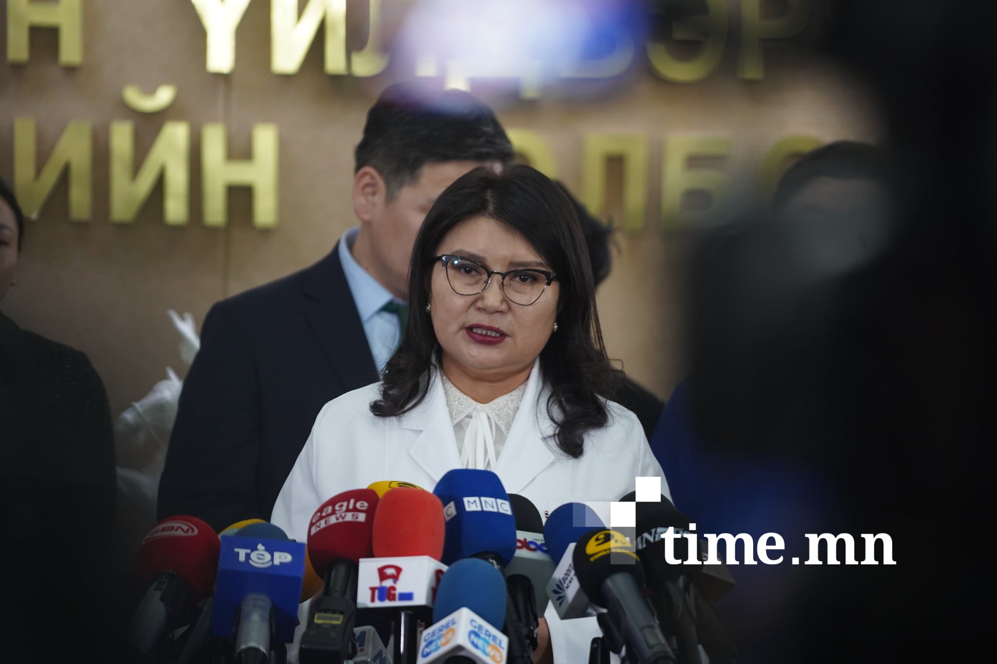 МҮЭХ: ЭМЯ эмч нарын цалинг нэмүүлэхийн төлөө огт хөдлөхгүй байна