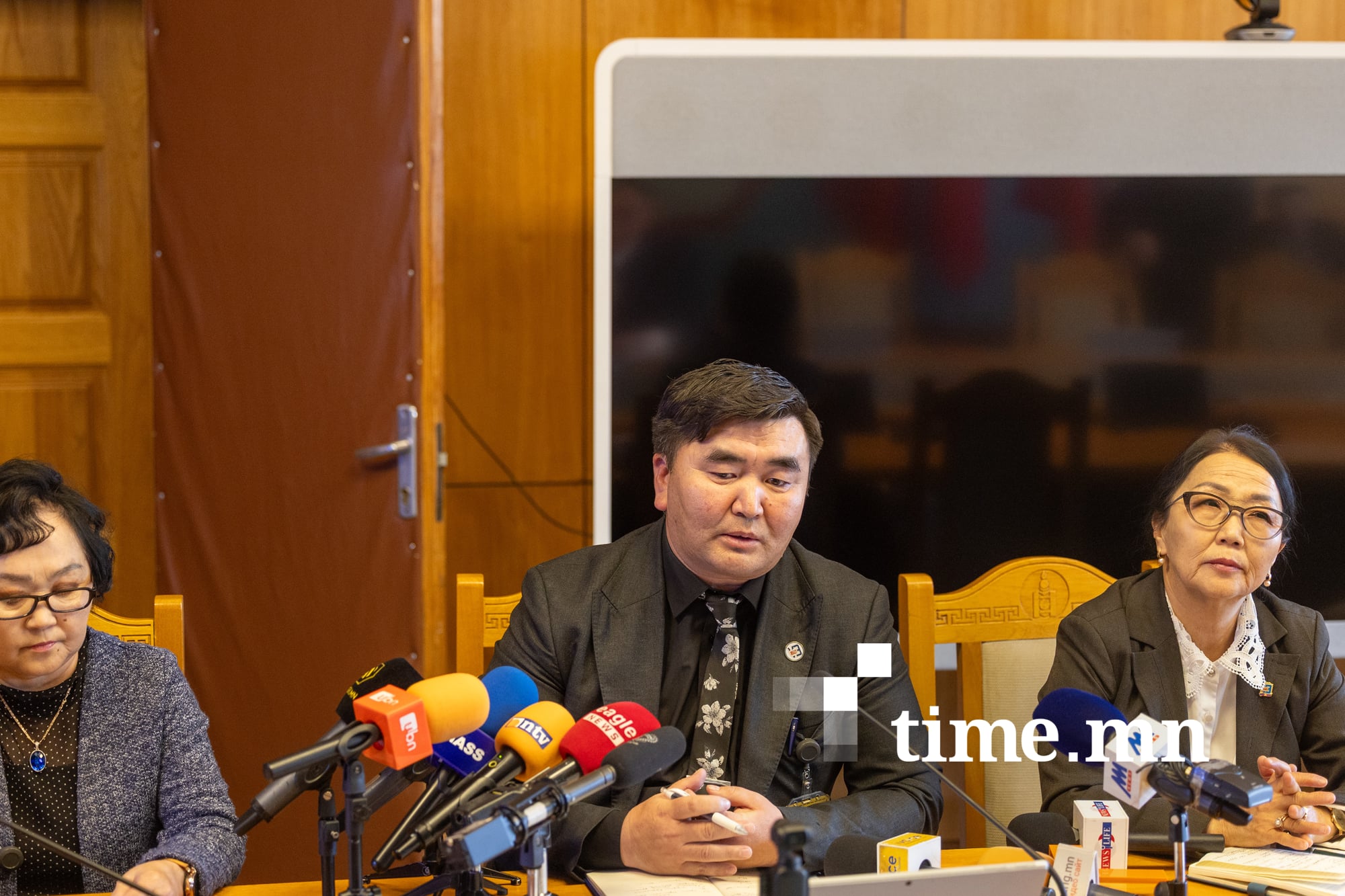 МҮЭХ засгийн газрын санал болгож буй багш нарын цалингийн нэмэгдлийг хүлээн зөвшөөрөх эсэхээ эргэн мэдэгдэнэ