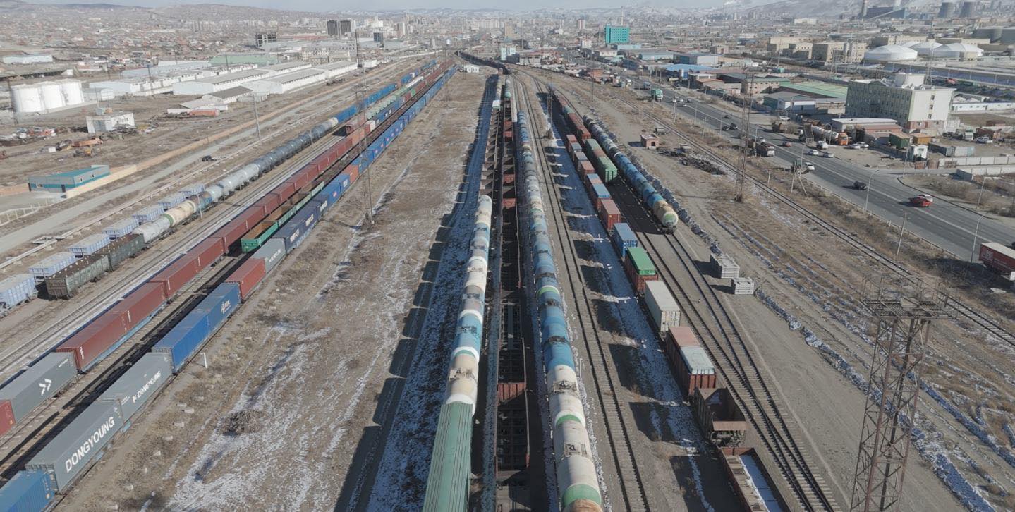 Нийт 53 вагон буюу 3,180 тонн АИ-92 бензин оруулж иржээ