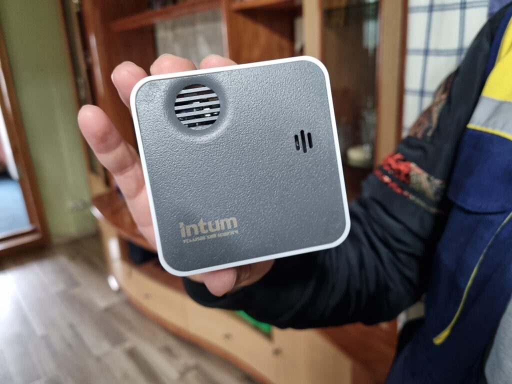 Угаарын хий мэдрэгчээ ажиллуулаагүй 860 айлд очиж залгуулжээ