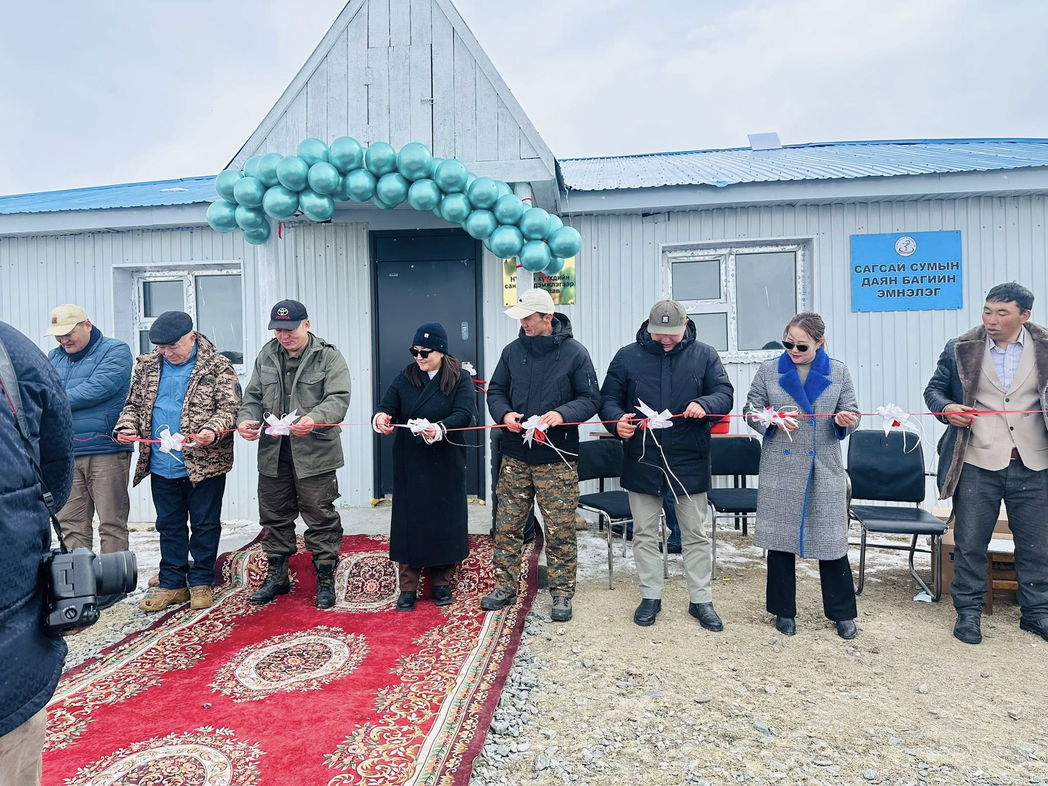 Даян багийн 6 жил ажиллаагүй эмнэлгийг заслаа