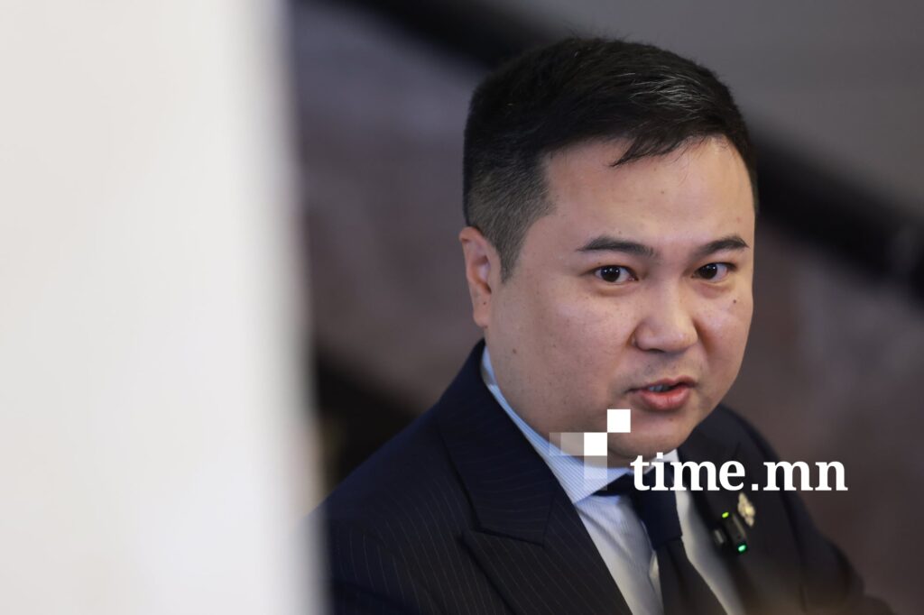 П.Сайнзориг: 40-хөн гишүүний дэмжлэгтэй Ерөнхий сайд Үндсэн хуулийн гүнзгий хямрал руу авч орлоо