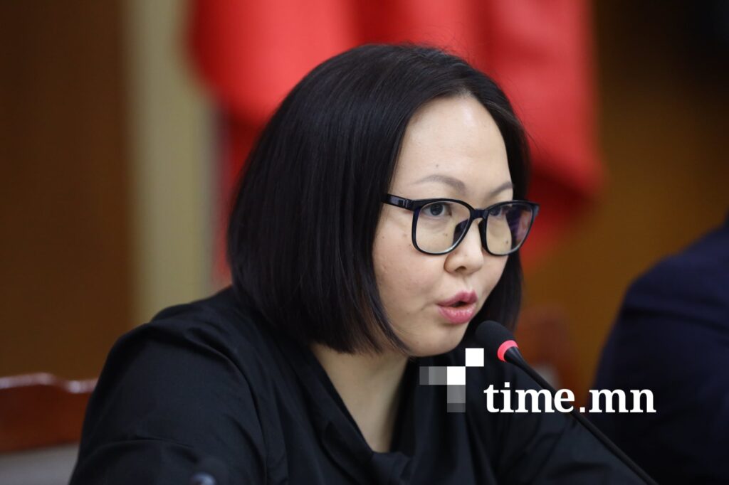 Б.Жаргалан: Нүүрсний гэрээгээ хэн байгуулах вэ гэдэг тэмцэл л өрнөж байгаа юм байна