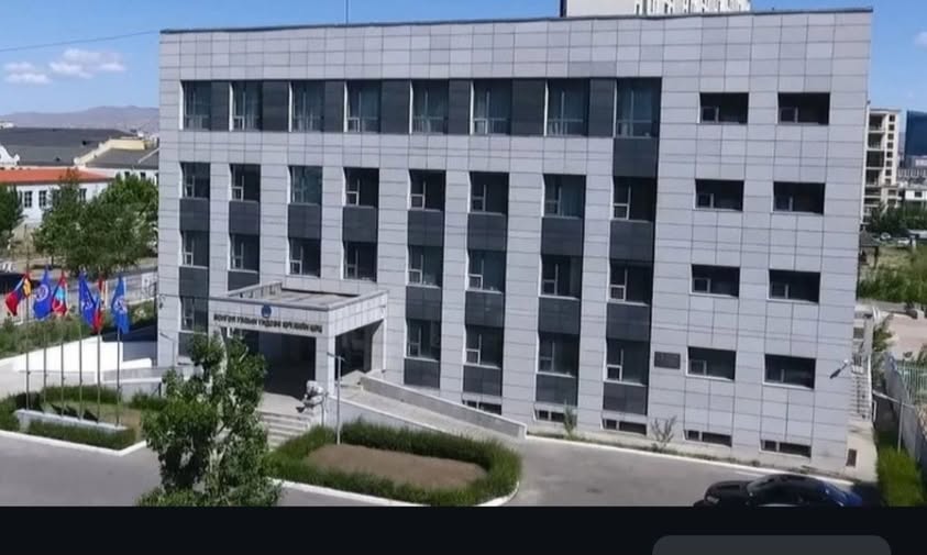 Х.Булгантуяаг Г.Занданшатар цэцэд өгчээ