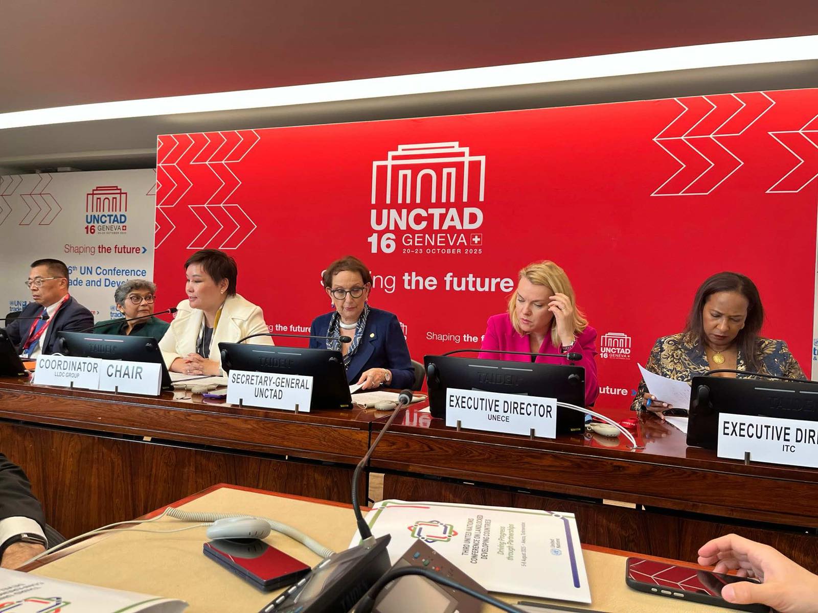 Далайд гарцгүй хөгжиж буй орнууд хамтарсан тунхаг гаргав