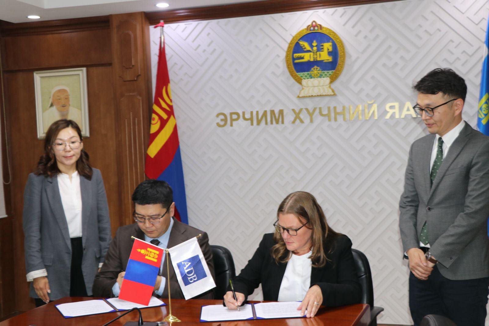 237 МВт.цаг батарей хуримтлуурын станцтай болно