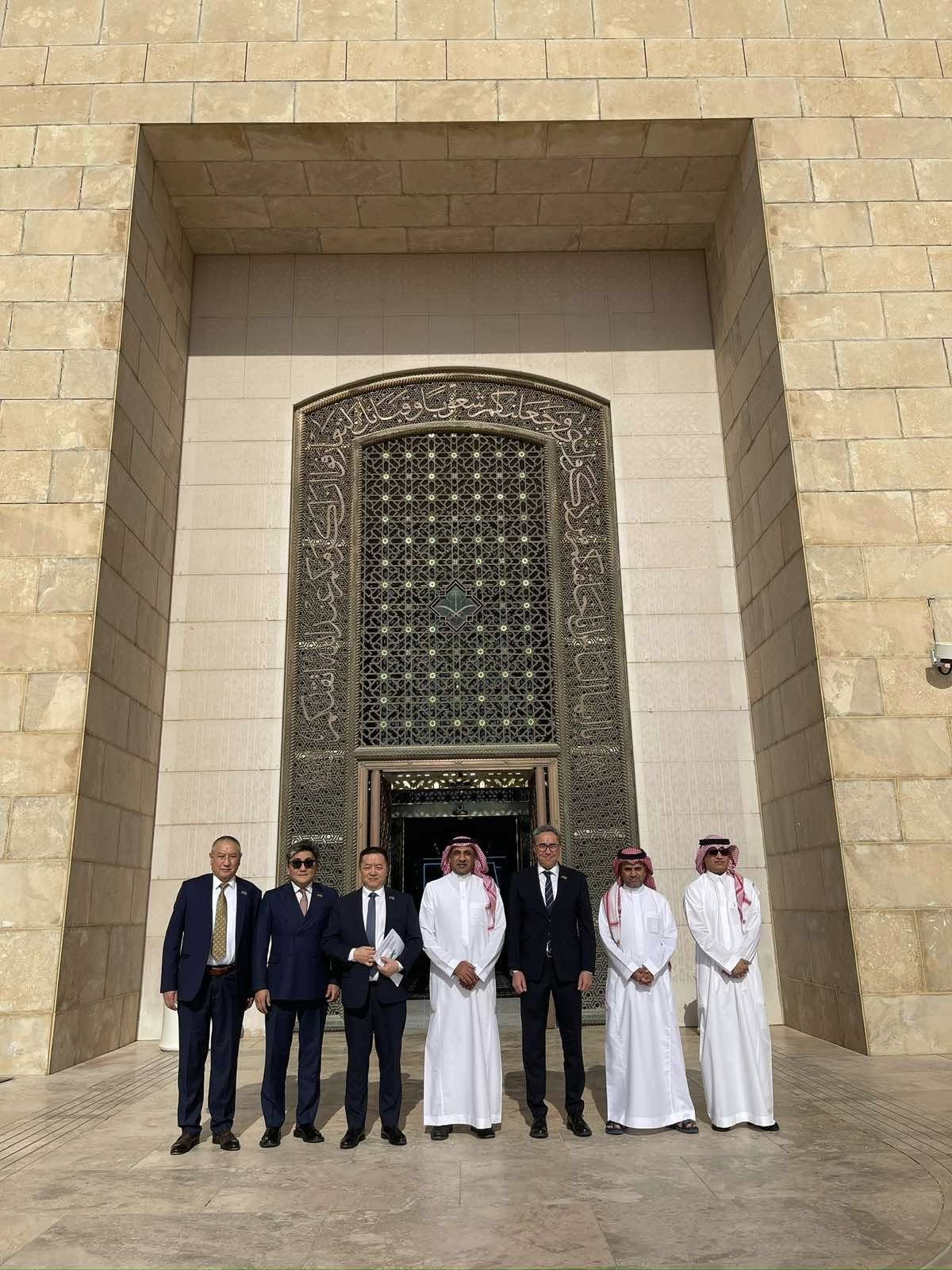 Төрийн анхдугаар зөвлөлдөх уулзалт болов